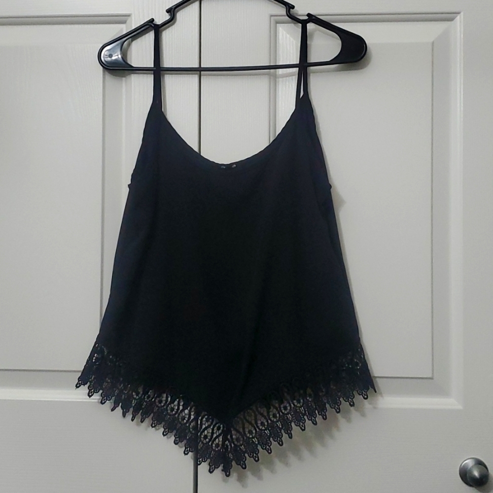 No Name Crop Top